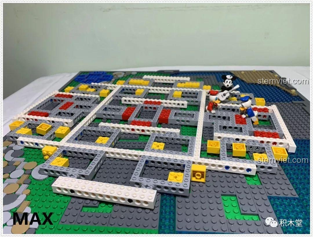 Mê cung nền móng của bộ lắp ráp Lâu đài Disney 13132.