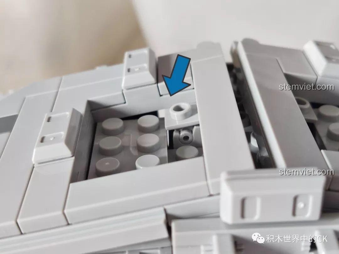 Mô hình hoàn chỉnh Mould King 13135 Tàu khu trục Ngôi sao Hoàng gia Monarch, góc nhìn nghiêng, đồ chơi mô hình khổng lồ