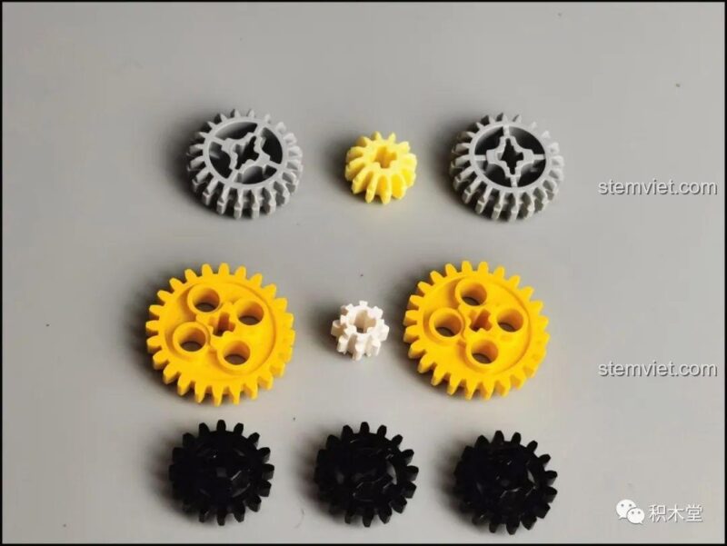 Đo chiều rộng mô hình Mould King 18026 Xe Kart Đua Điều Khiển Từ Xa, kích thước 14 cm