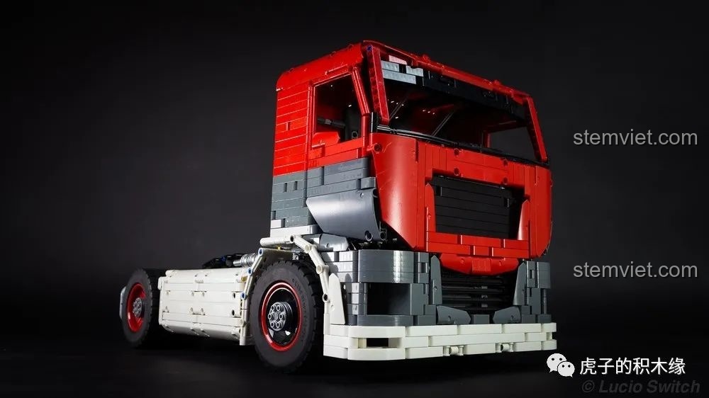 Mô hình đầu xe tải Mould King 19002 chưa gắn thùng, thể hiện cấu trúc chắc chắn