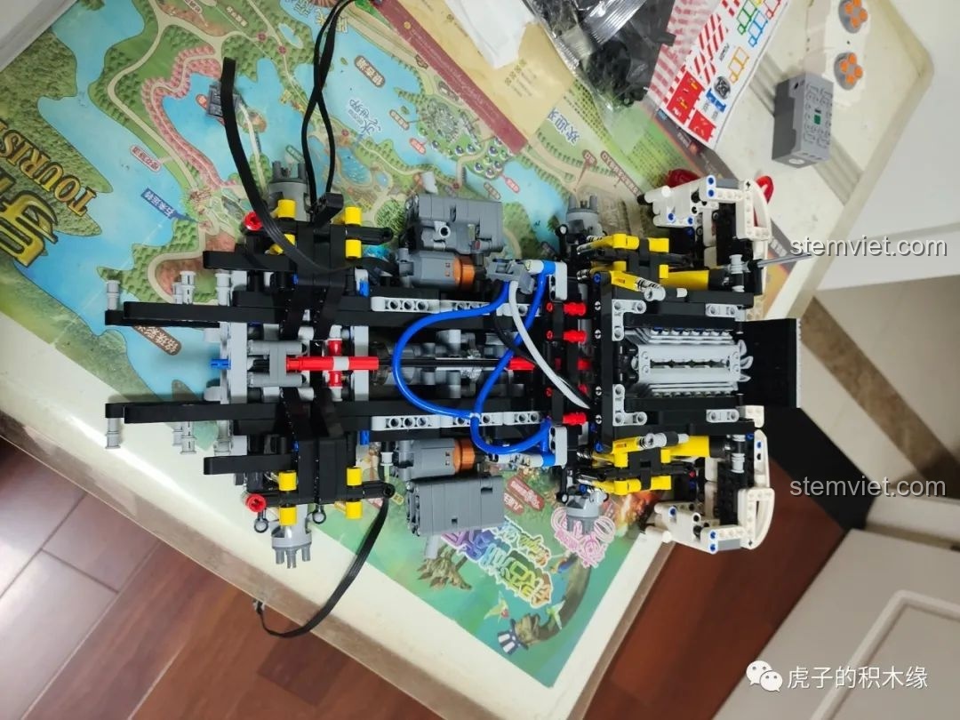 Hệ thống động cơ và đường ống khí nén của Mould King 19002