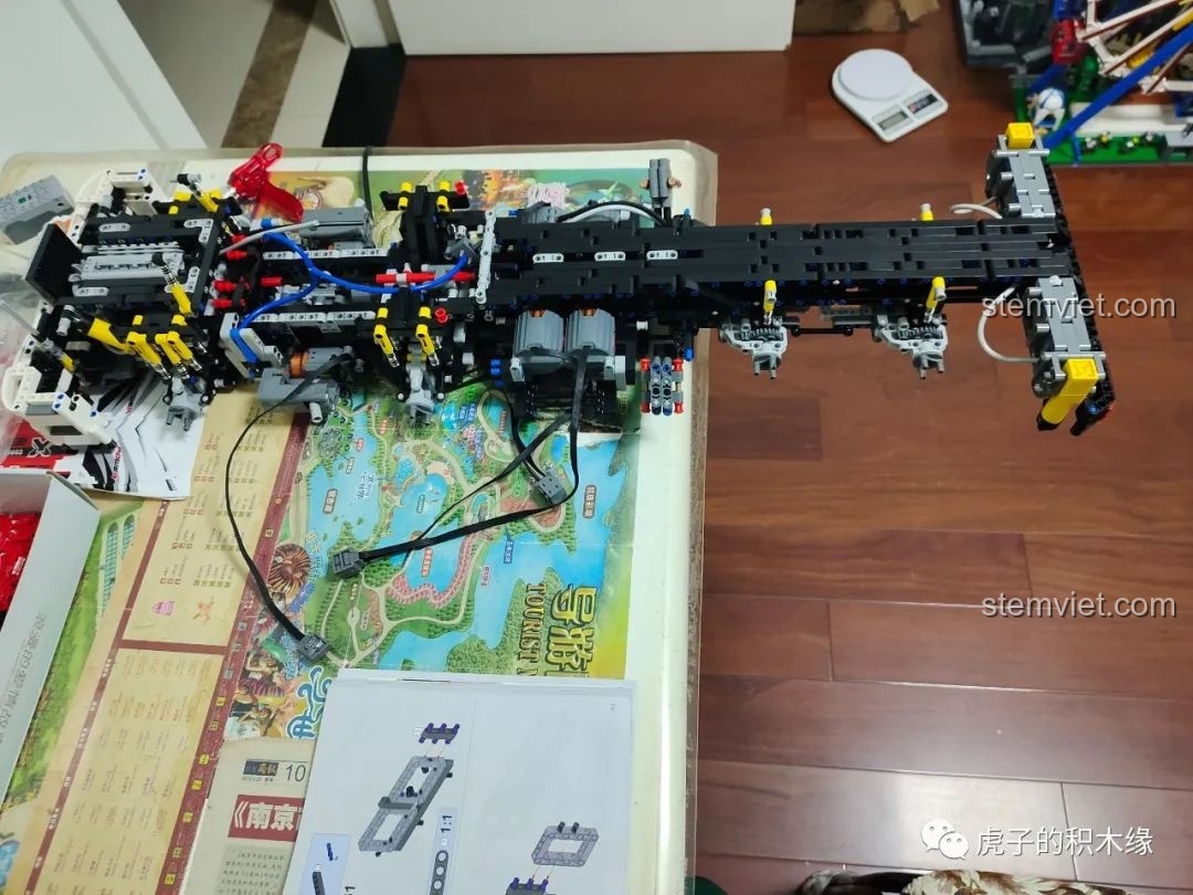 Khung gầm chính của Mould King 19002 đã hoàn thành, sẵn sàng cho phần thân xe