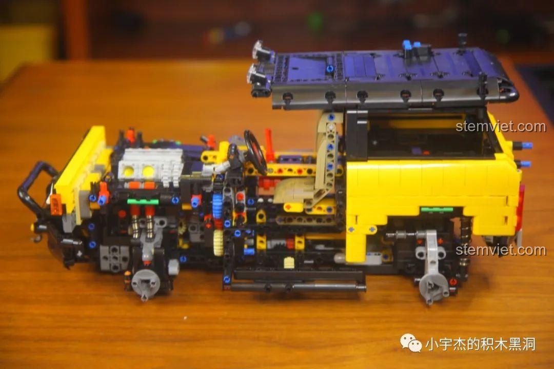 Lắp ráp cabin, ghế ngồi và nóc xe cho mô hình MOYU BLOCK MY88005.