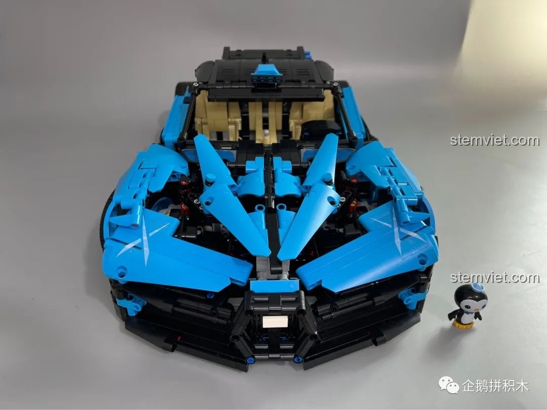 Phần gầm xe và hệ thống treo phía sau của mô hình Moyu Block MY88008 Bugatti Bolide.