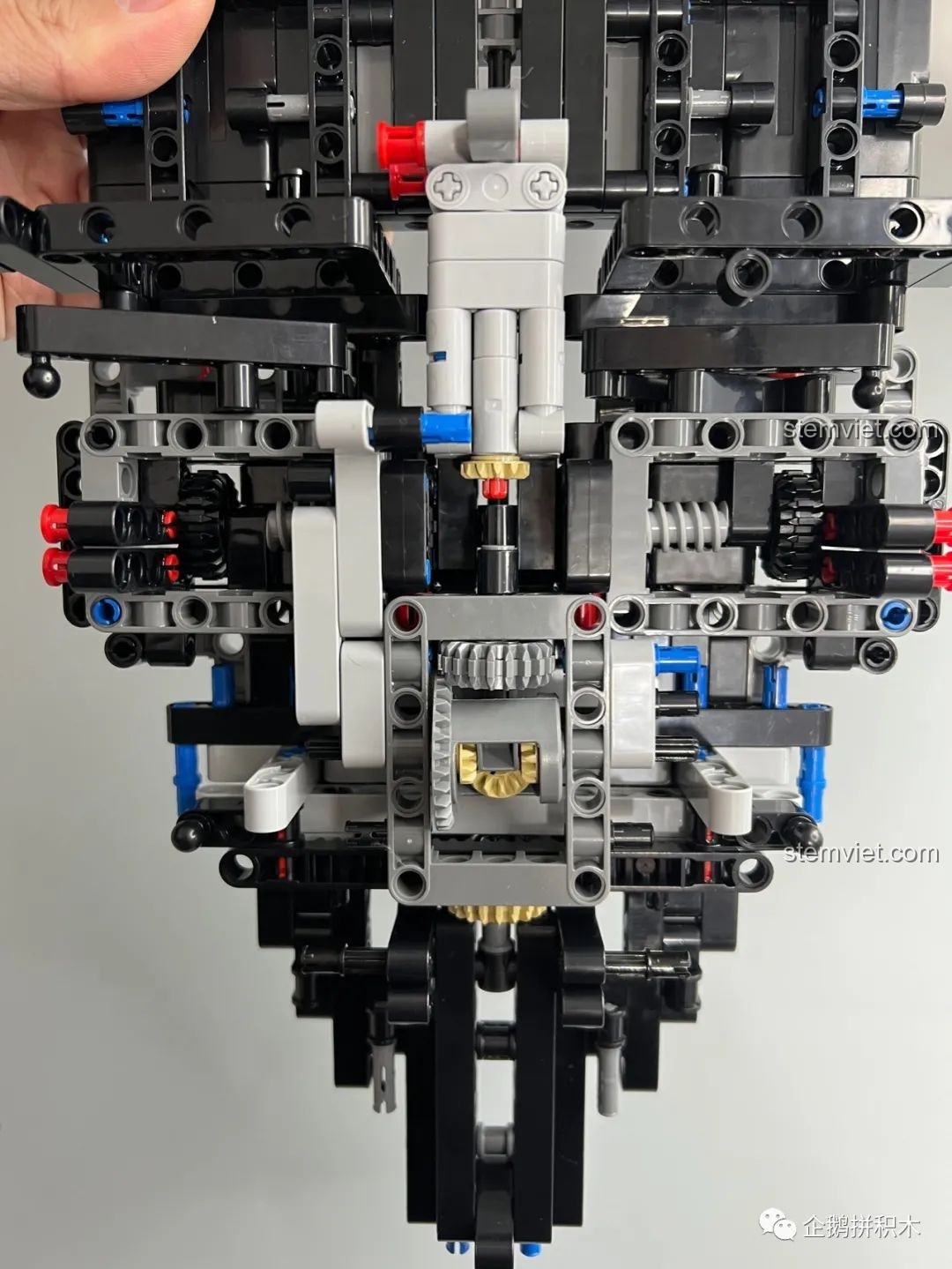 Cận cảnh hệ thống vi sai của mô hình Moyu Block MY88008 Bugatti Bolide.