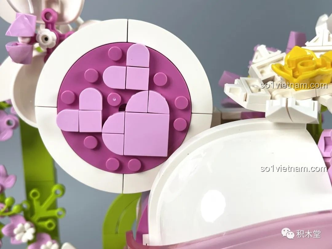 Cận cảnh chi tiết mô hình Gấu Vũ Trụ Bảo Vệ Hoa MOYU BLOCK MY89101