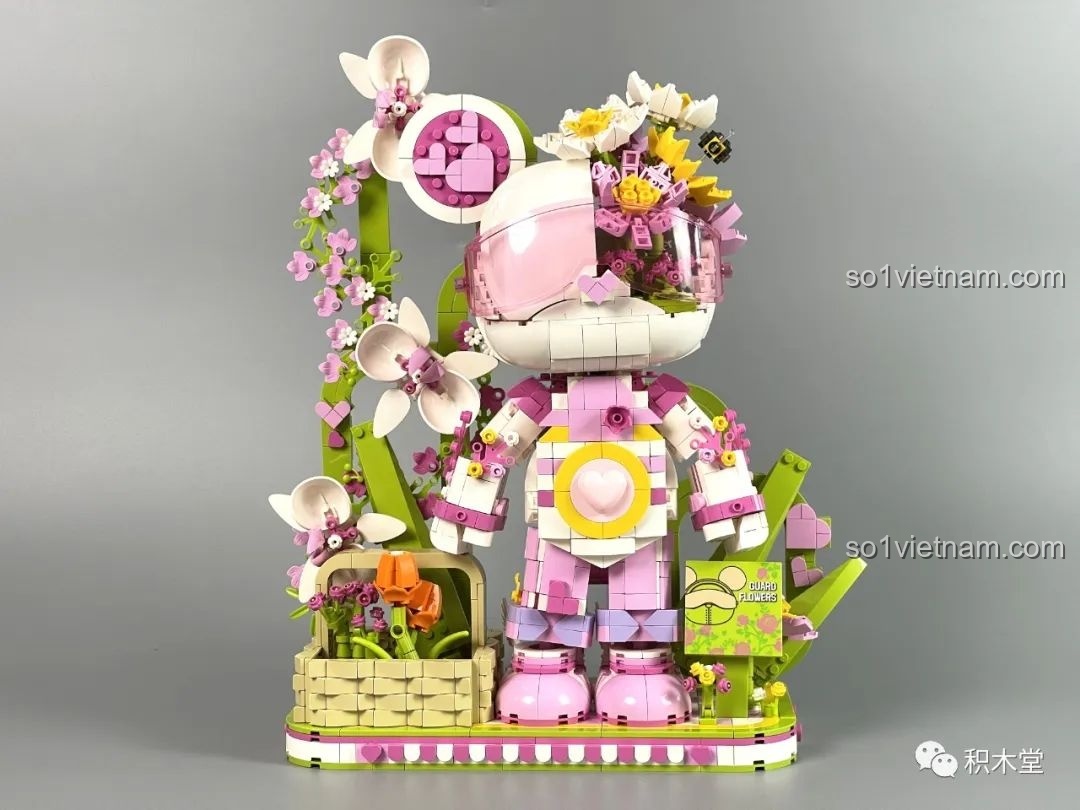 Thành phẩm Gấu Vũ Trụ Bảo Vệ Hoa MOYU BLOCK MY89101 nhìn từ phía trước