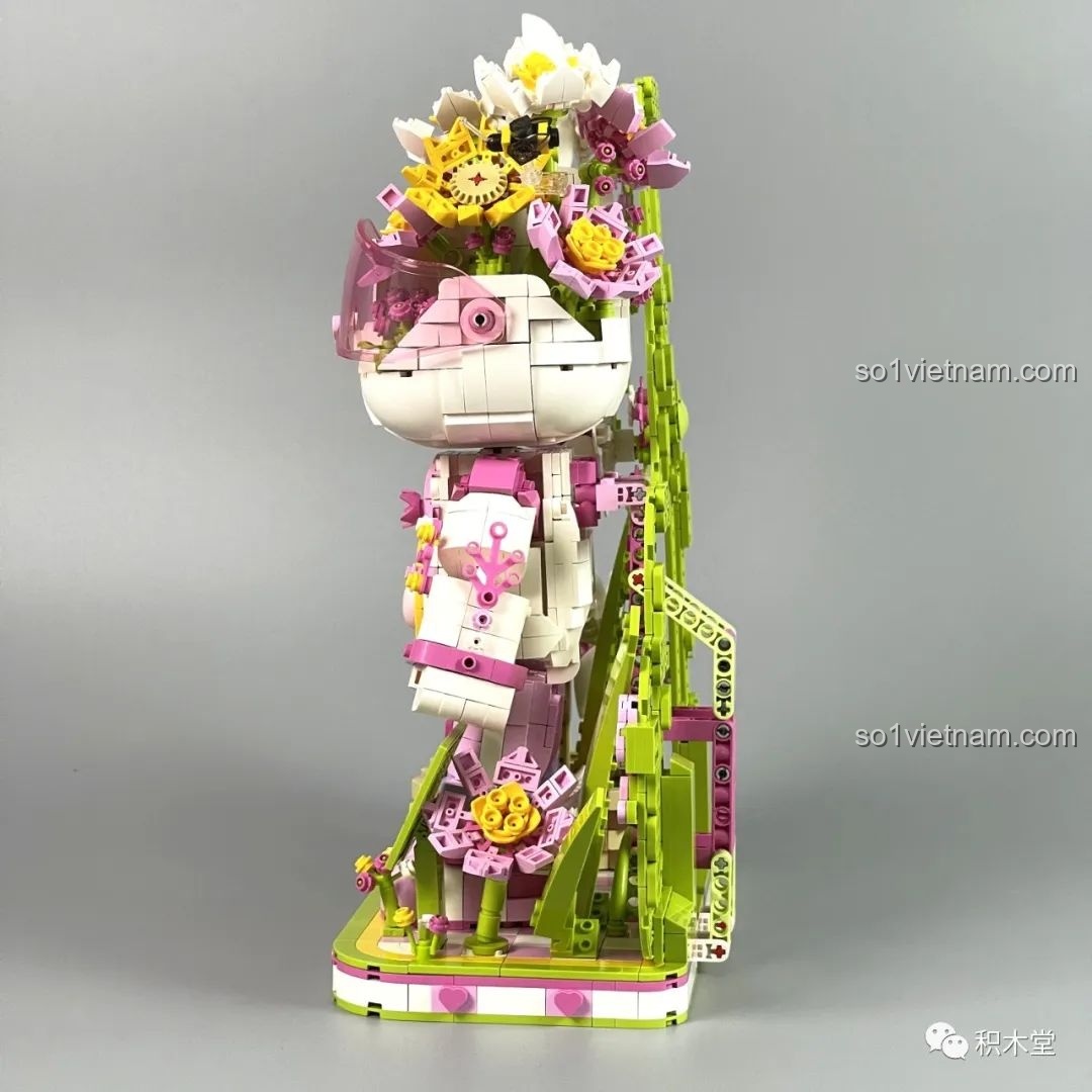 Thành phẩm Gấu Vũ Trụ Bảo Vệ Hoa MOYU BLOCK MY89101 nhìn từ trên cao