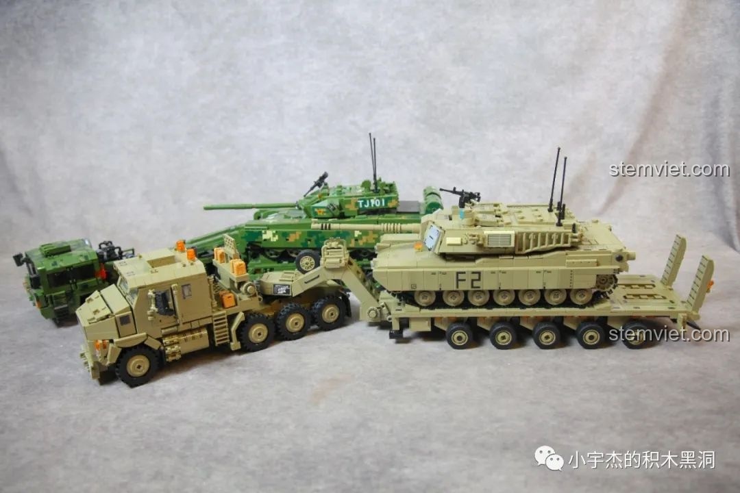 Năm minifigures binh lính đi kèm trong bộ lắp ráp Panlos 628015, mặc quân phục rằn ri mùa đông.