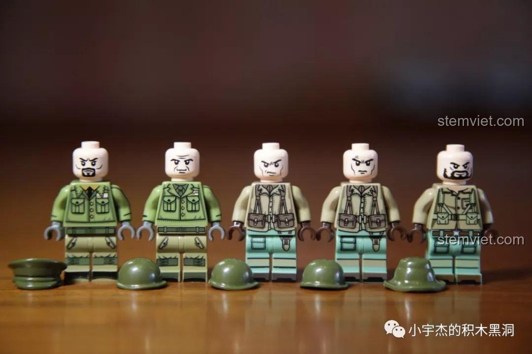 Năm minifigures lính Mỹ với các biểu cảm khuôn mặt khác nhau trong bộ cảm nhận SEMBO 101391.