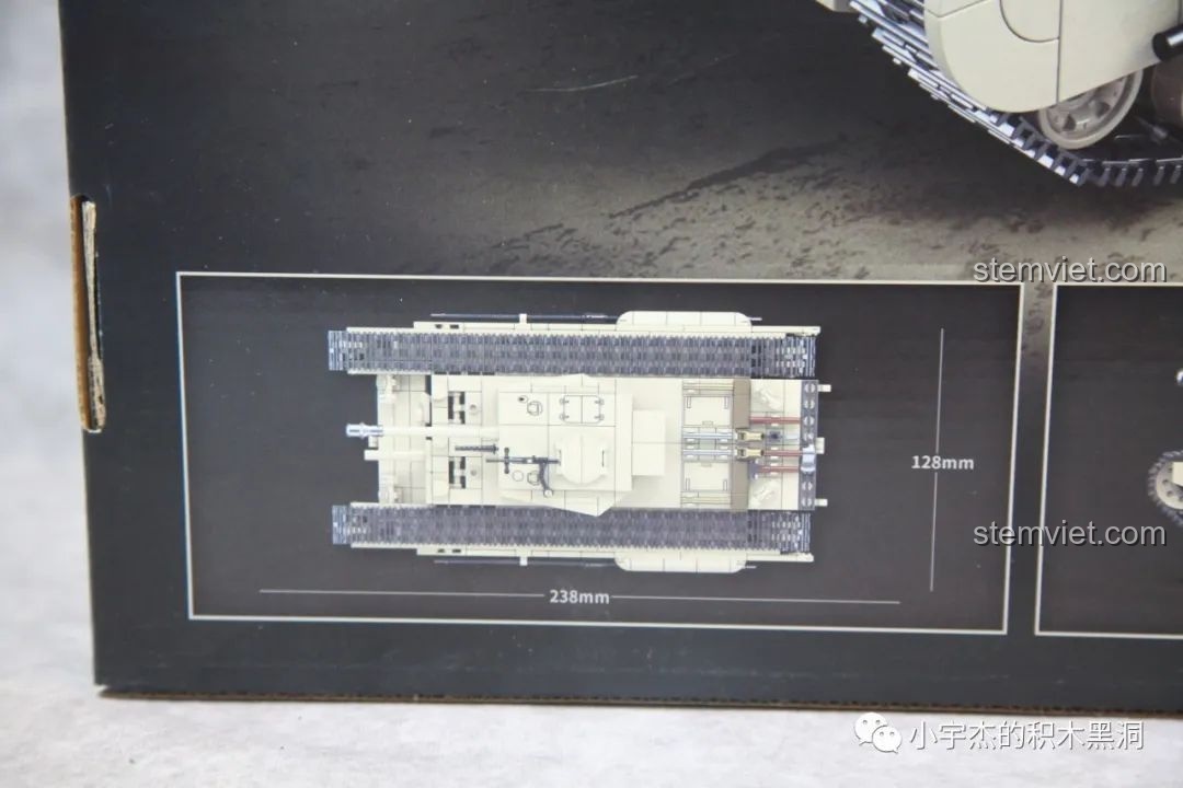 Ngăn đầu tiên của hộp QUANGUAN 100238