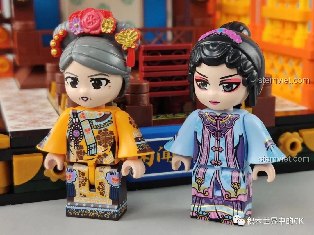 Góc nhìn nghiêng mô hình Keeppley K10146 Nhàn Văn Diệu Khúc, thể hiện chiều sâu và cấu trúc phức tạp.