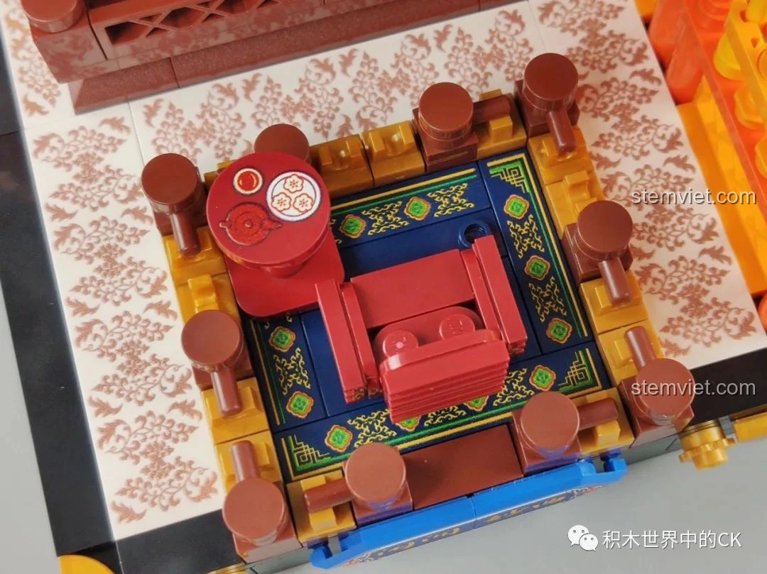 Nhàn Văn Diệu Khúc với minifigure nghệ sĩ và cung nữ, tạo nên bức tranh sống động về cuộc sống cung đình.