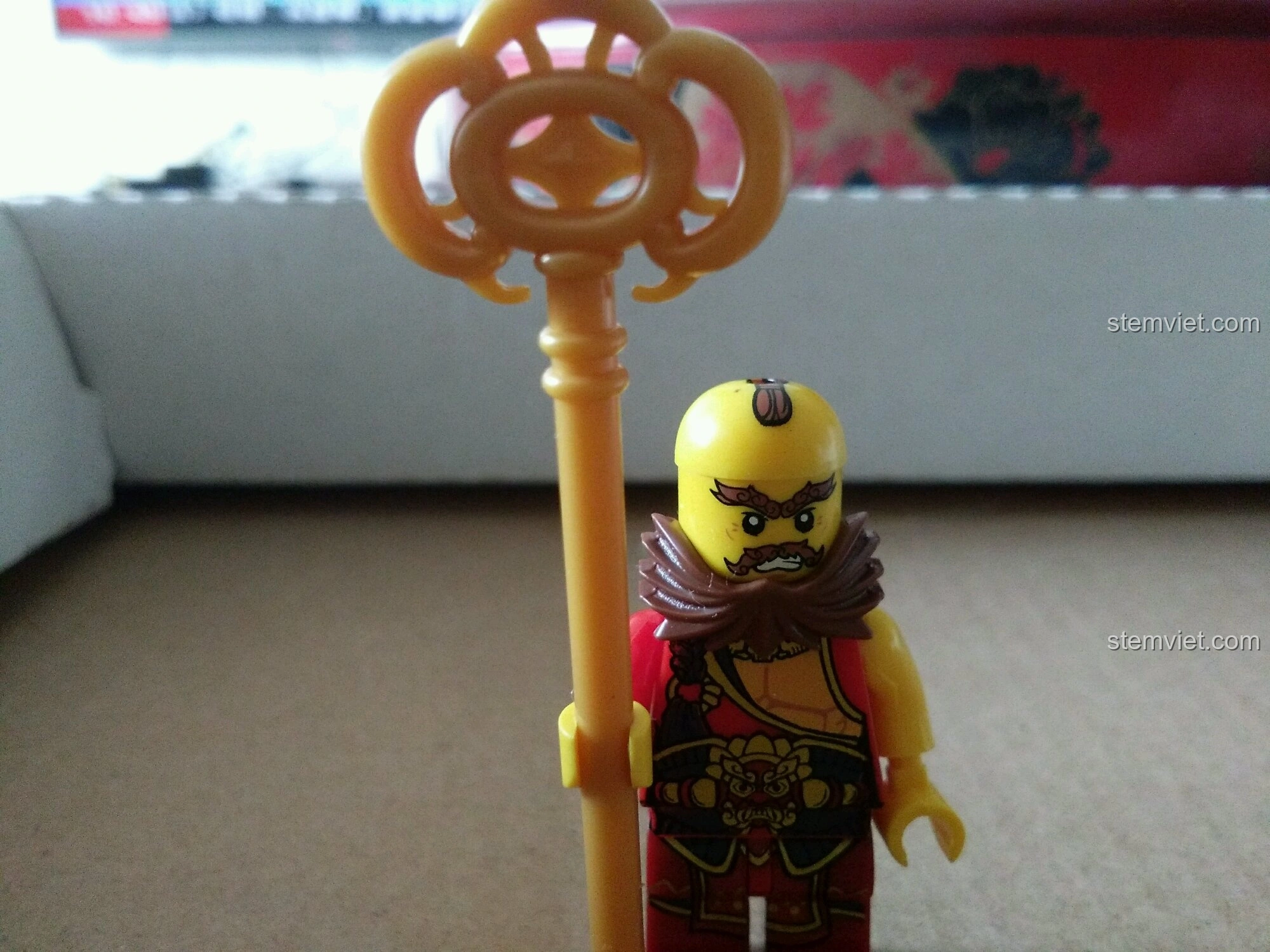 Nhân vật Tây Vực Pháp Vương Enlighten 1504 với thiết kế độc đáo, râu và pháp trượng mới lạ, tạo nên vẻ uy nghiêm.