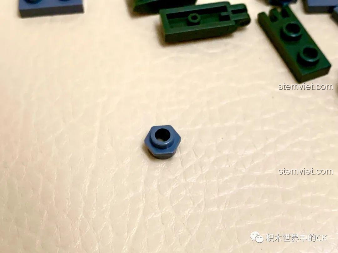 Nhận xét bộ xếp hình Máy bay Thế chiến II DFS-230 Enlighten 21022: Chất lượng nhựa và độ hoàn thiện của chi tiết.