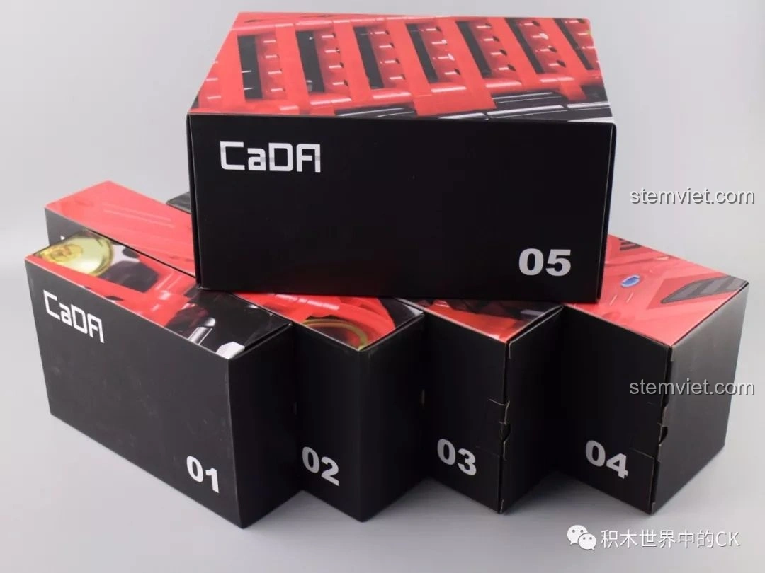 Năm hộp nhỏ được đánh số bên trong bộ lắp ráp CaDA C61006 Jeep Wrangler Rubicon, giúp phân loại chi tiết.