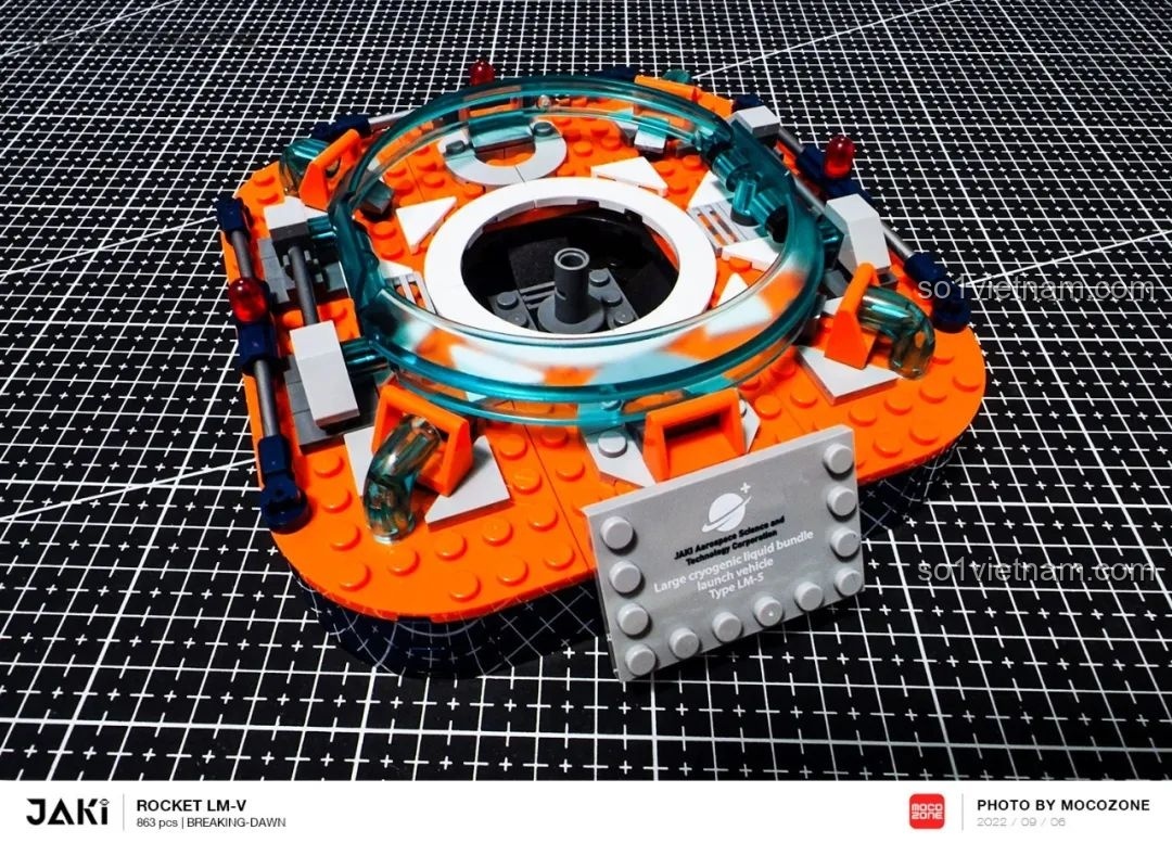 Đế tên lửa của JAKI JK8501 Tên lửa Bình Minh 5 đã hoàn thành, có bảng tên và các chi tiết màu xanh trong suốt. Nhận xét JAKI JK8501.
