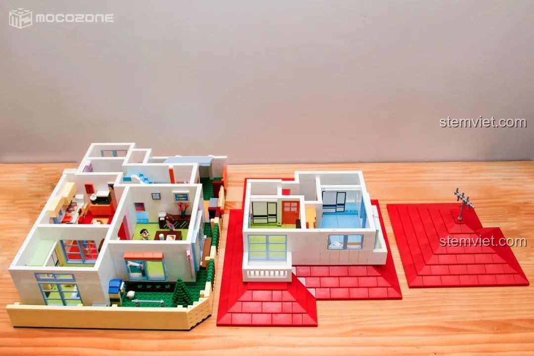 Mô hình nhà Shin-chan được tách thành ba phần riêng biệt: tầng một, tầng hai và mái, thể hiện thiết kế module.