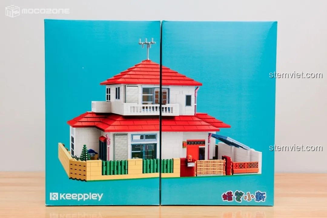 Hai hộp nhỏ bên trong ghép lại thành hình ảnh hoàn chỉnh của mô hình nhà Cậu bé bút chì, một chi tiết thiết kế thông minh.