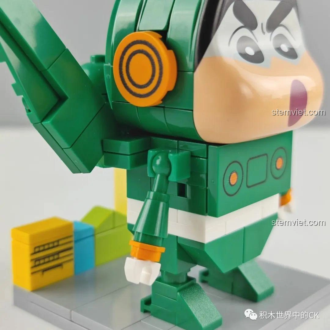 Cánh tay của đồ chơi xếp hình Keeppley K20609 Shin-chan Robot, nhận xét Keeppley K20701 Edogawa Conan.