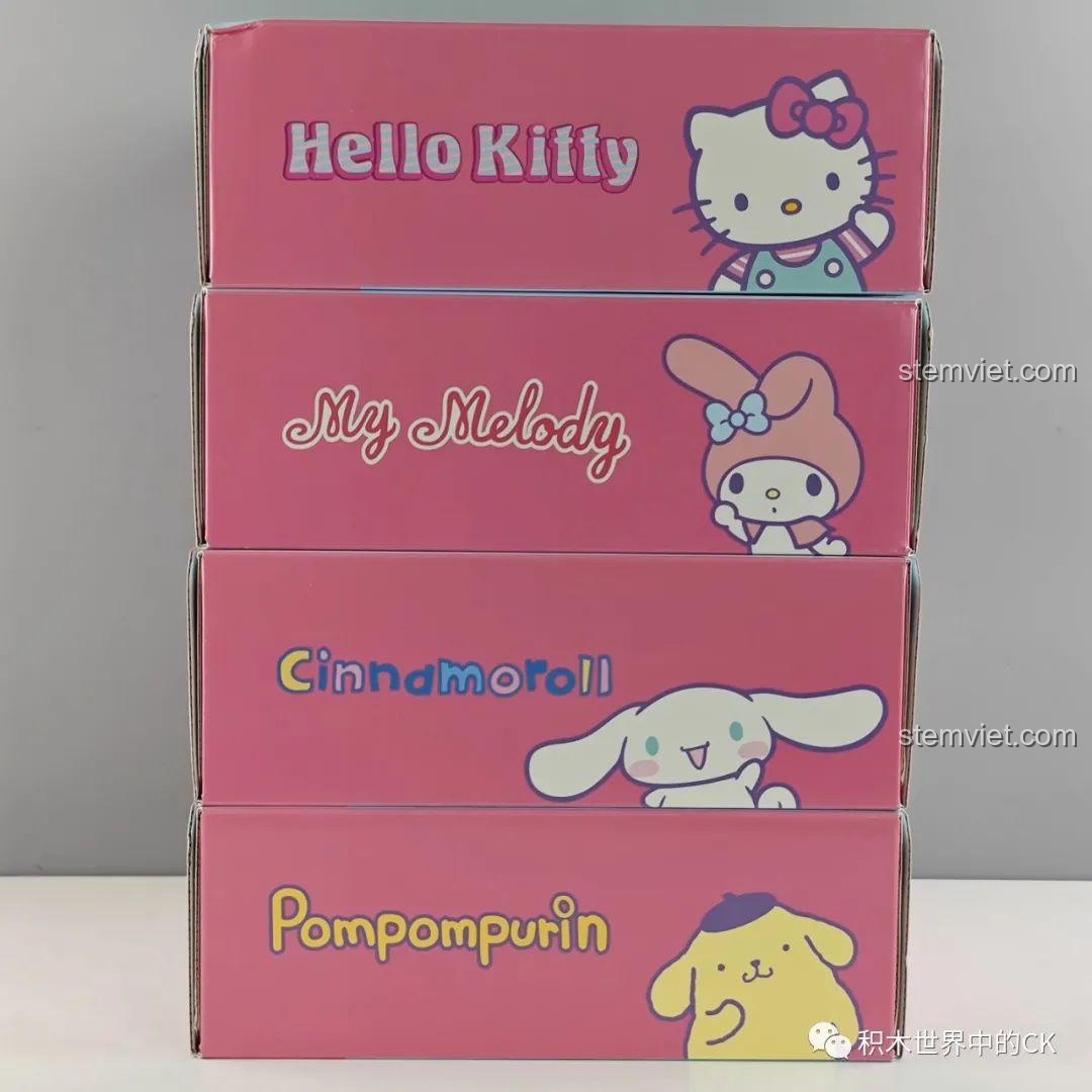 Bốn hộp đồ chơi lắp ráp Keeppley Sanrio xếp chồng lên nhau, tạo thành một khối hình ảnh đáng yêu.