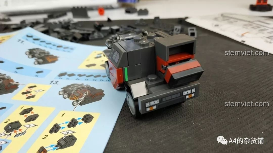 Thêm các chi tiết máy móc và ống xả cho đầu kéo xe tải SEMBO 107001.