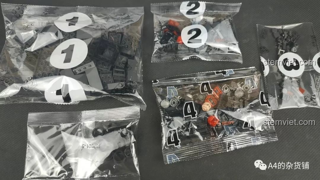 Hình ảnh minifigure Lưu Khải trên cạnh hộp bộ lắp ráp SEMBO 107001.