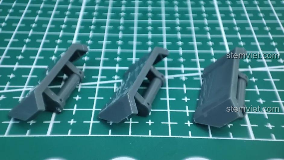 Mô hình Trư Bát Giới Phong Cách Hiện Đại Sluban M38-B1009 đã hoàn thành, đứng vững với Cửu Xỉ Đinh Ba.