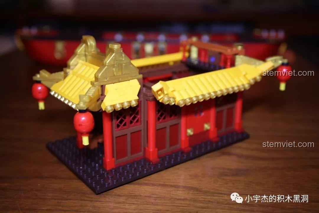 Nhận xét XINGBAO 5002 Mô hình Thuyền Rồng Cổ, túi mảnh ghép số 6 với các chi tiết cho khu vực giải trí.