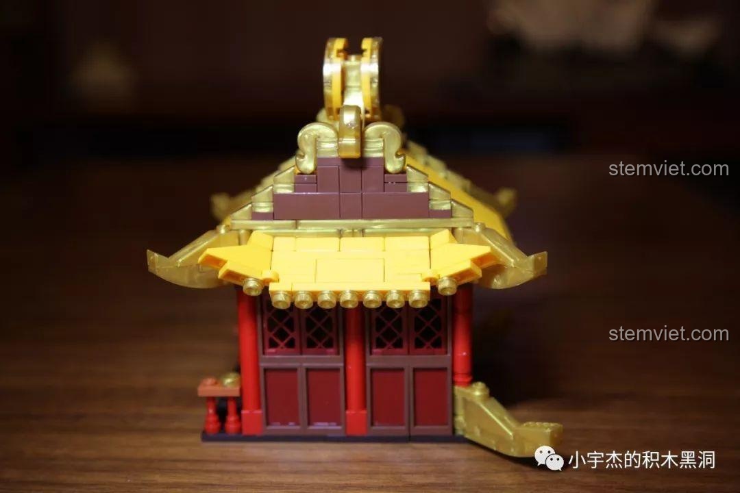 Nhận xét XINGBAO 5002 Mô hình Thuyền Rồng Cổ, Thuyền Rồng Hoàng Gia nhìn từ góc chính diện.