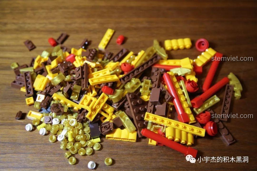 Nhận xét XINGBAO 5002 Mô hình Thuyền Rồng Cổ, các mảnh ghép mũ của nhân vật minifigure.