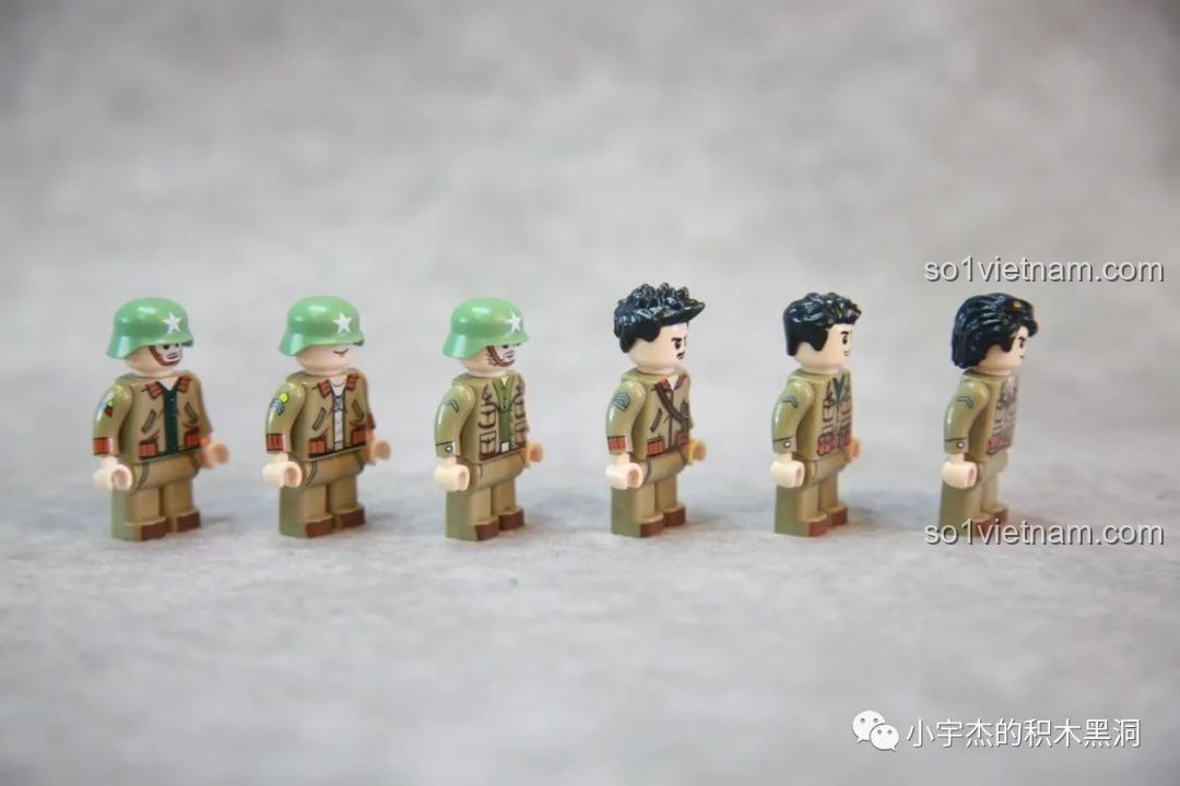 Góc nhìn nghiêng của các minifigure lính tăng Mỹ, cho thấy các chi tiết in bên hông và phụ kiện.