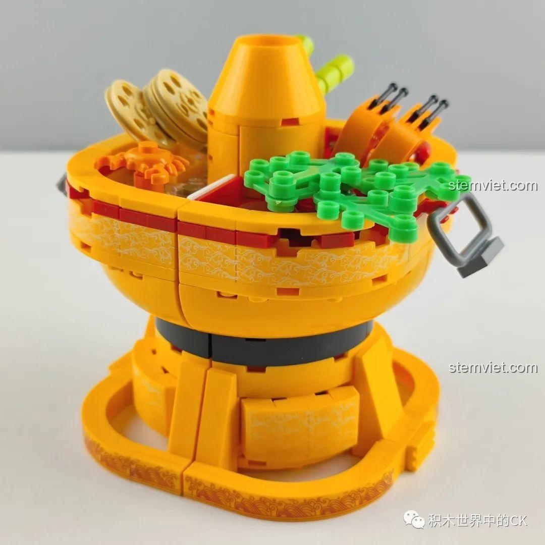 Góc nhìn khác của mô hình Nồi Lẩu Zhe Gao CW6006, các nguyên liệu được sắp xếp gọn gàng và đẹp mắt.