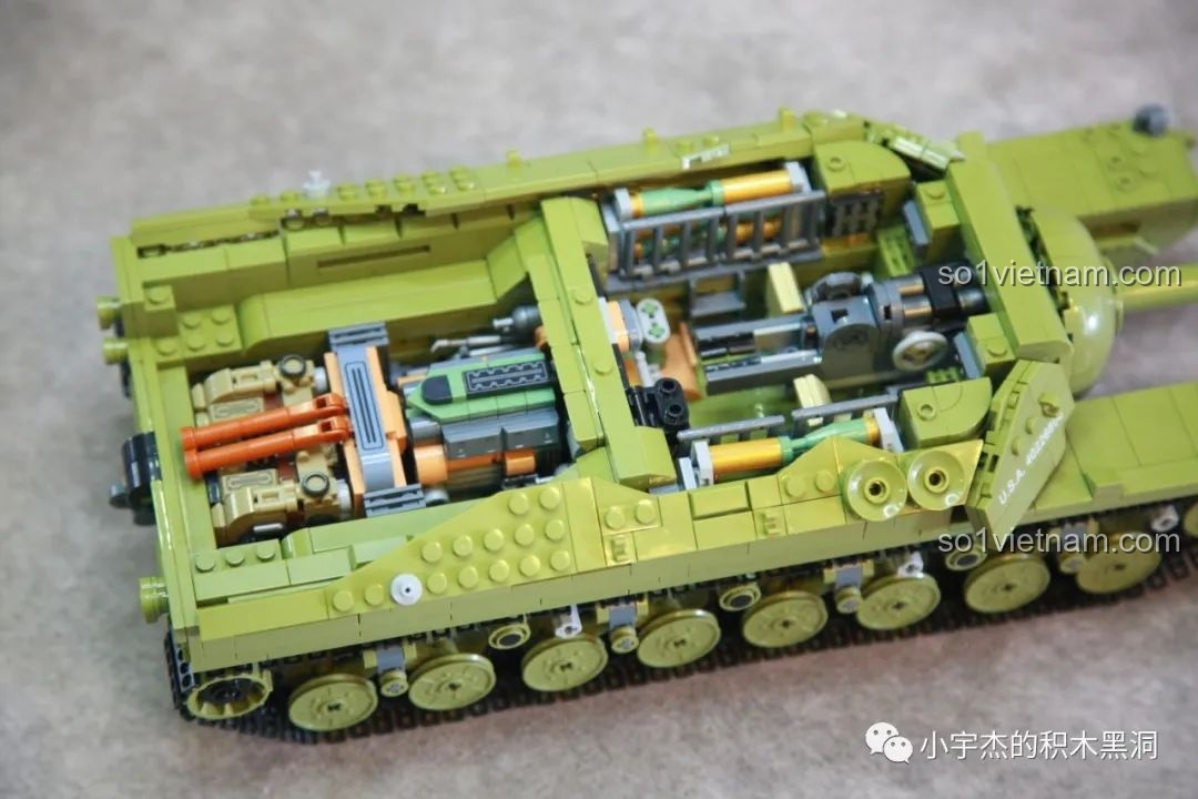 Toàn cảnh nội thất xe tăng T28 sau khi hoàn thành bước 5, chi tiết đến từng ngóc ngách.