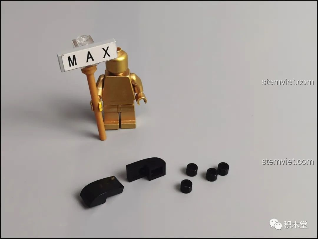 Các chi tiết nhỏ màu đen của bộ ONEBOT OBJBY61AIQI Siêu Xe Bu Yun, có thể khó lắp bằng tay.