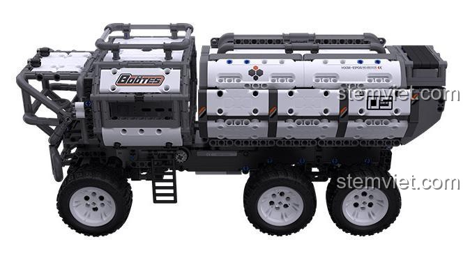 Góc nhìn từ phía trước của bộ lắp ráp Xe Vận Tải Boötes Sao Mộc, thể hiện rõ phần khung cản trước chắc chắn.