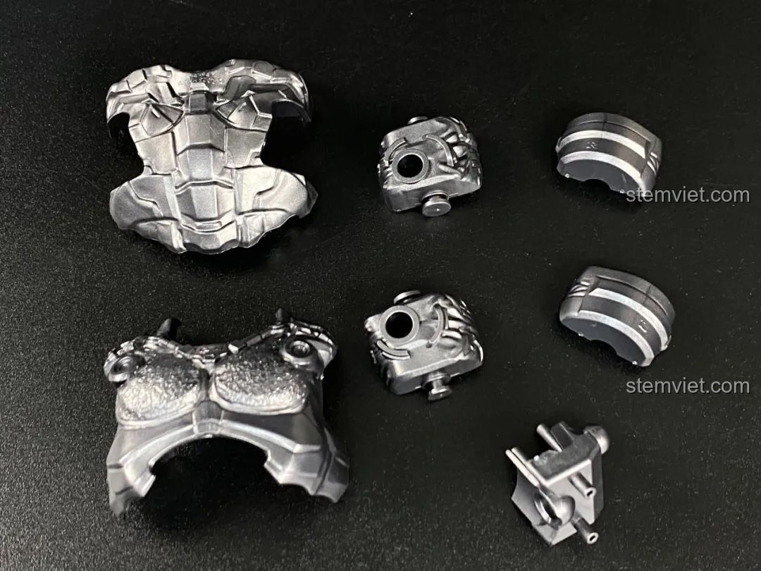 Mô hình Optimus Primal (Beast Mode) BLOKEES từ phía trước, khoe vẻ ngoài dũng mãnh và đôi mắt xanh lá.