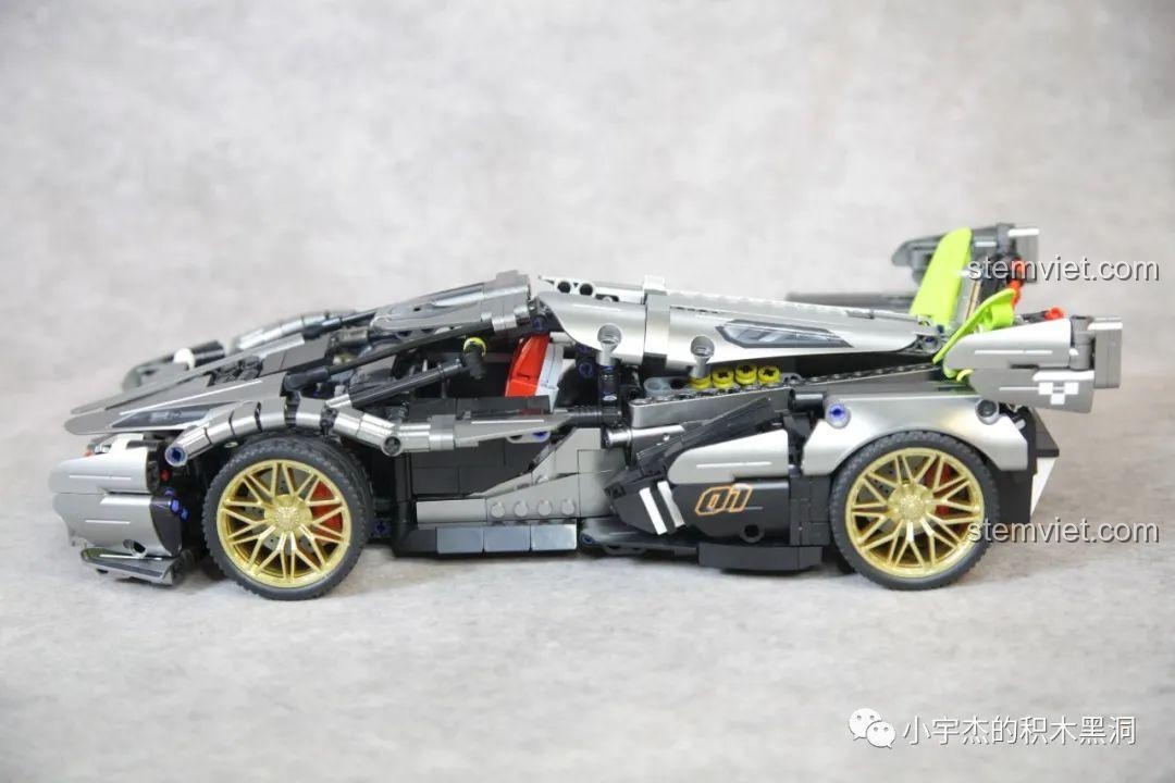 Ba mẫu xe đua lắp ráp với ba phong cách khác nhau.