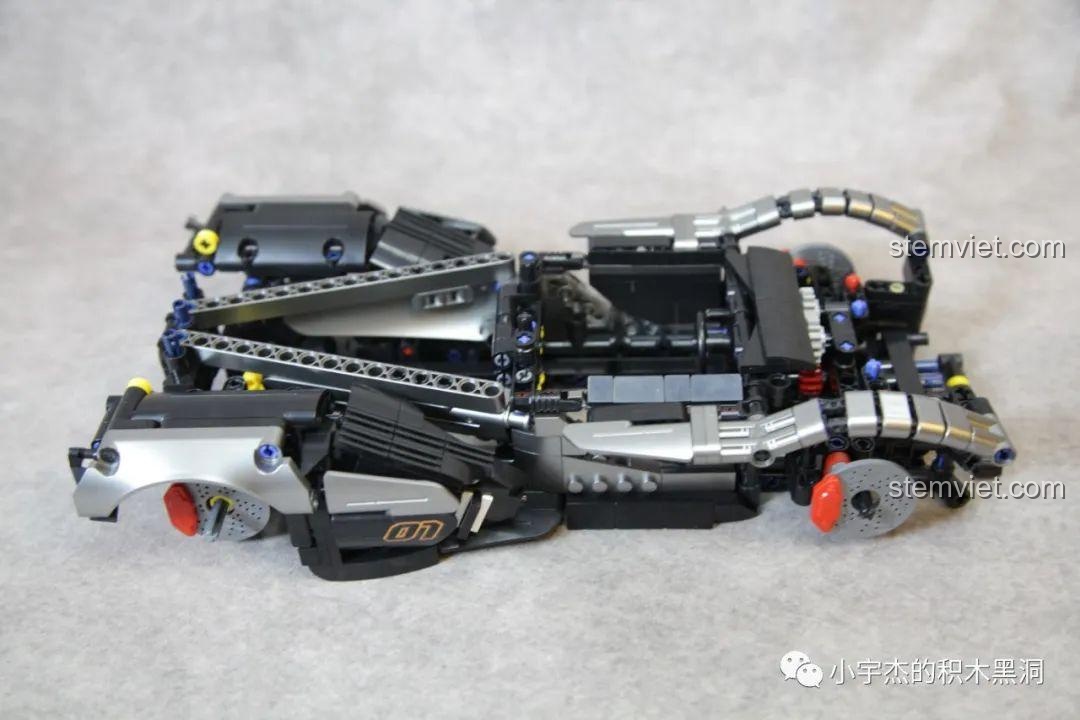 Chi tiết nhỏ ở đầu xe PanlosBrick 673001 Pagani V12.