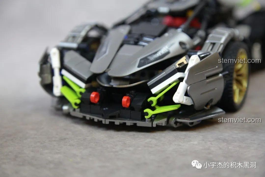 Lời kêu gọi ủng hộ bằng cách nhấn like từ người đánh giá.