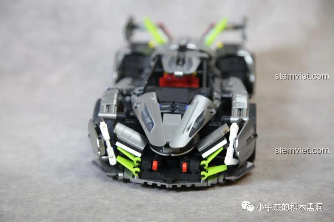 Giới thiệu về người đánh giá, Tiểu Vũ, một người yêu thích đồ chơi lắp ráp.