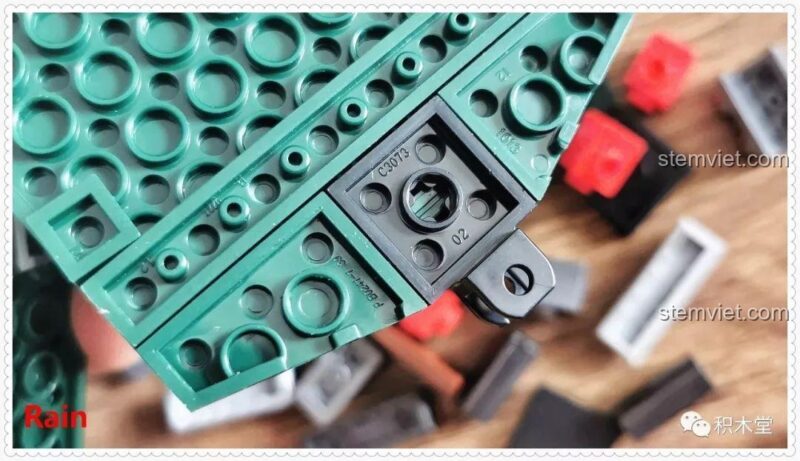 Chi tiết mảnh ghép chất lượng cao của đồ chơi mô hình Ga tàu hỏa Panlos Brick 610008, đảm bảo độ bền và khớp nối chắc chắn.