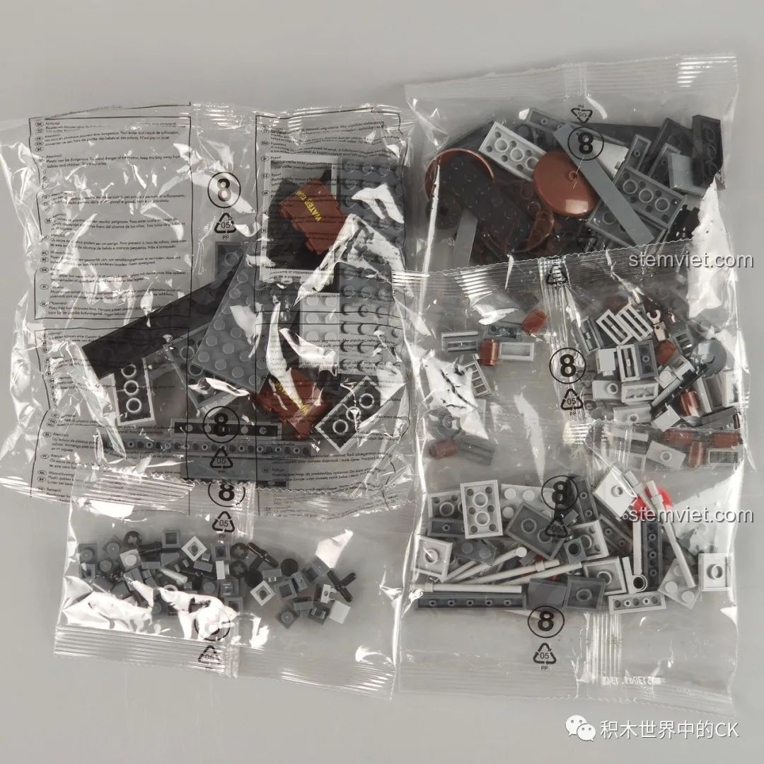 Các túi mảnh ghép số 8 của bộ Panlos Brick 613001 Sanctum Sanctorum Doctor Strange, hoàn thiện mô hình.