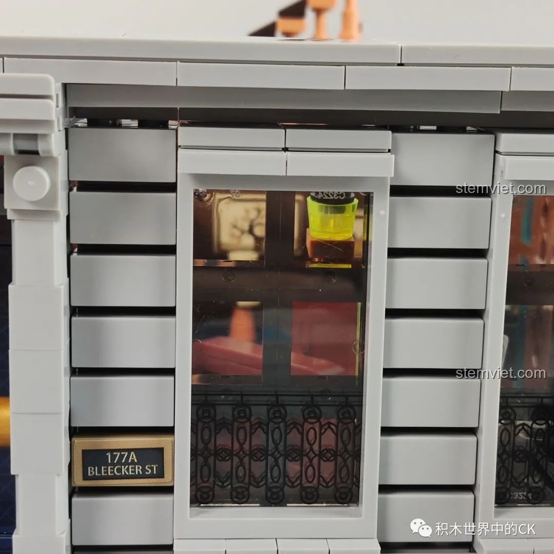 Tầng trệt hoàn chỉnh của bộ Panlos Brick 613001 Sanctum Sanctorum Doctor Strange, sẵn sàng cho các tầng trên.