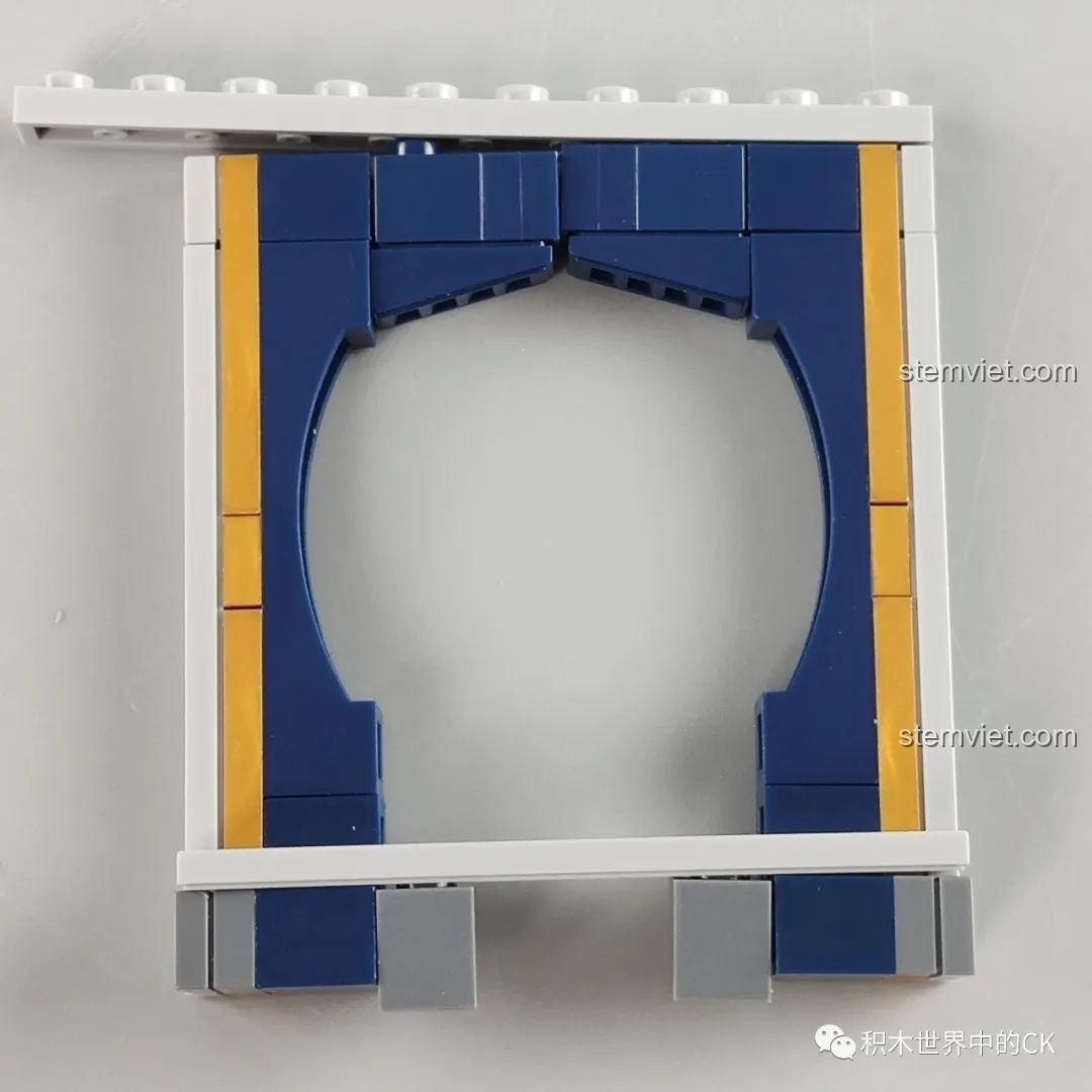 Cận cảnh biển số nhà 177A Bleecker St trên mô hình Panlos Brick 613001 Sanctum Sanctorum Doctor Strange.