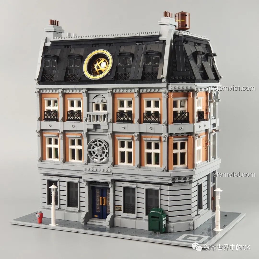 Chi tiết phòng bếp của bộ Panlos Brick 613001 Sanctum Sanctorum Doctor Strange, với bếp nấu và vật dụng.
