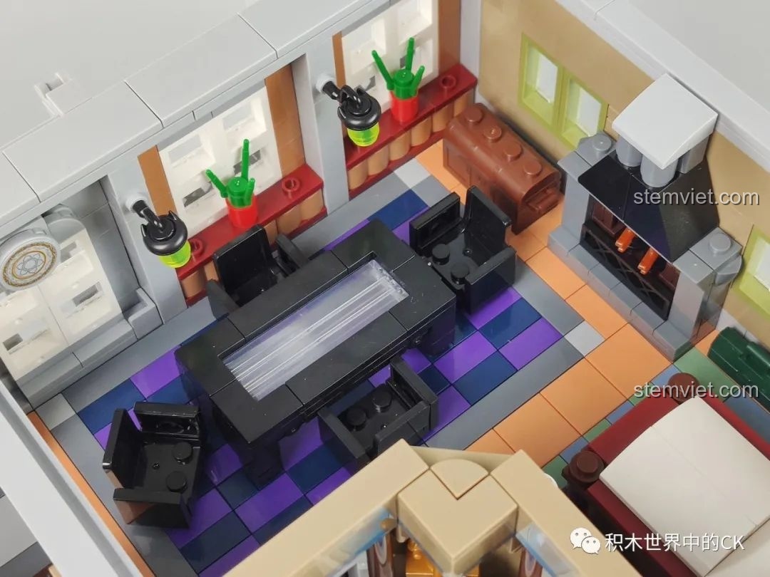 Chi tiết xúc tu và các vật phẩm ma thuật khác trong nội thất tầng ba của mô hình Panlos Brick 613001 Sanctum Sanctorum.