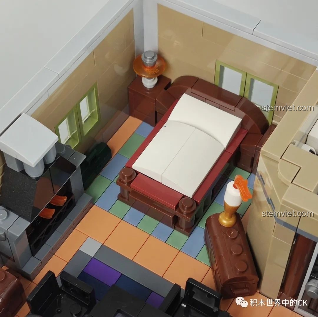 Tổng thể nội thất tầng hai của mô hình Panlos Brick 613001 Sanctum Sanctorum Doctor Strange nhìn từ trên xuống.