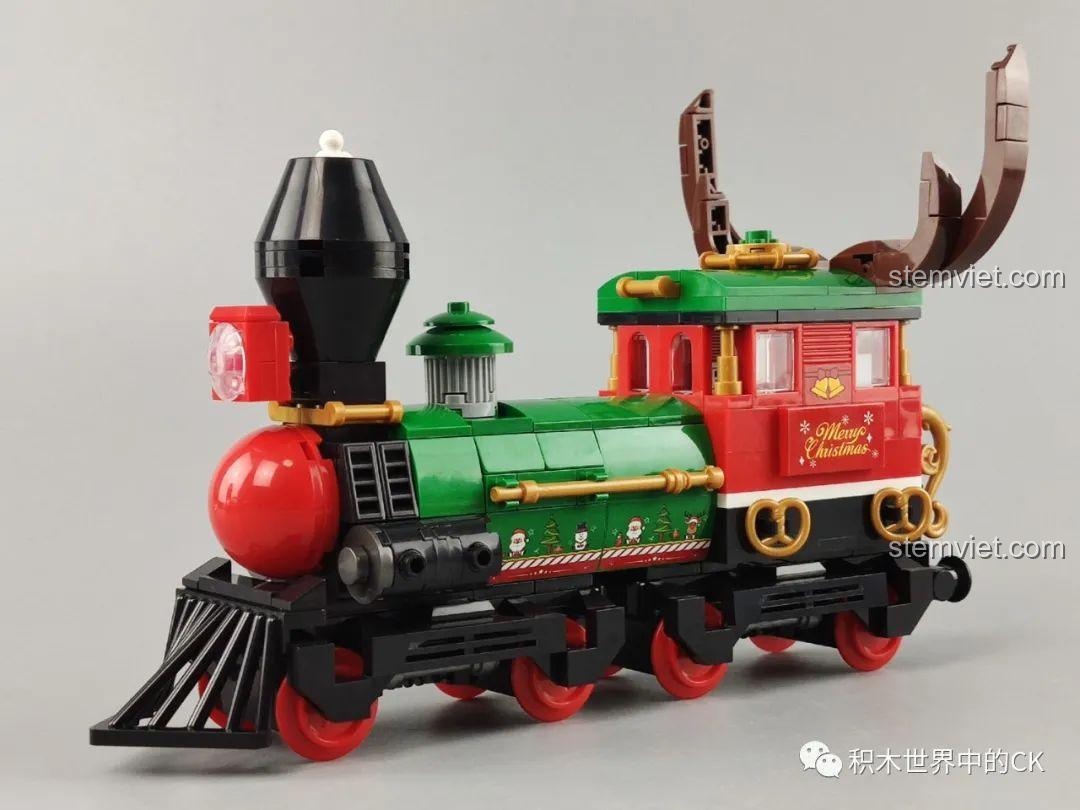 Cận cảnh mặt bên của đầu tàu hỏa Panlos Brick 613005 Ga Tàu Hỏa Giáng Sinh, chi tiết trang trí.