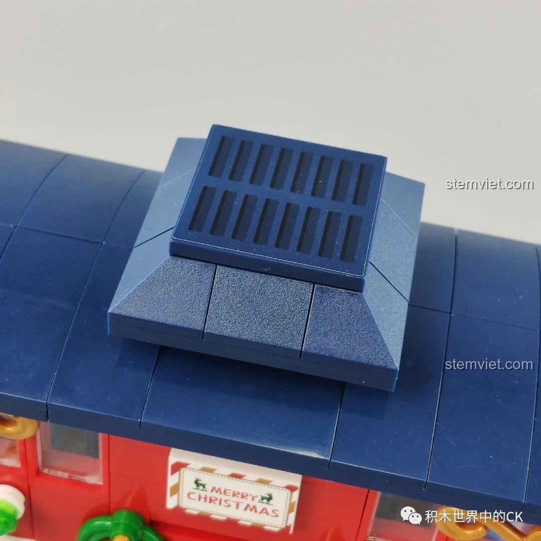 Chi tiết nóc toa khách của Panlos Brick 613005 Ga Tàu Hỏa Giáng Sinh, trông như tấm pin mặt trời.